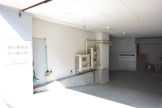 中央マンション　駐車場