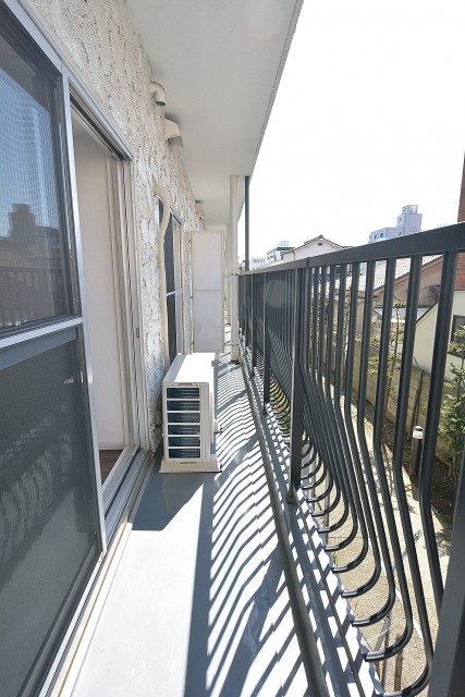 秀和幡ヶ谷レジデンス　バルコニー
