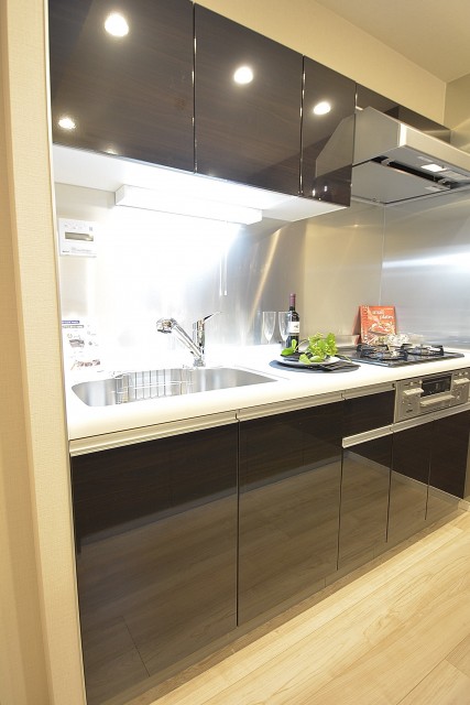 グランドメゾン幡ヶ谷　浄水器一体型水栓付きシステムキッチン