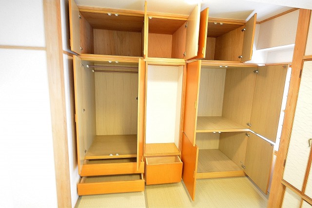 プラザ六番館　和ダンス