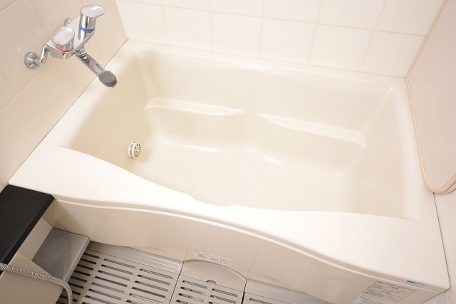 レジオン白金クロス　シックな雰囲気のバスルーム