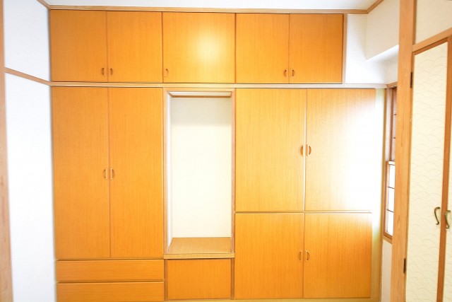 プラザ六番館　和ダンス