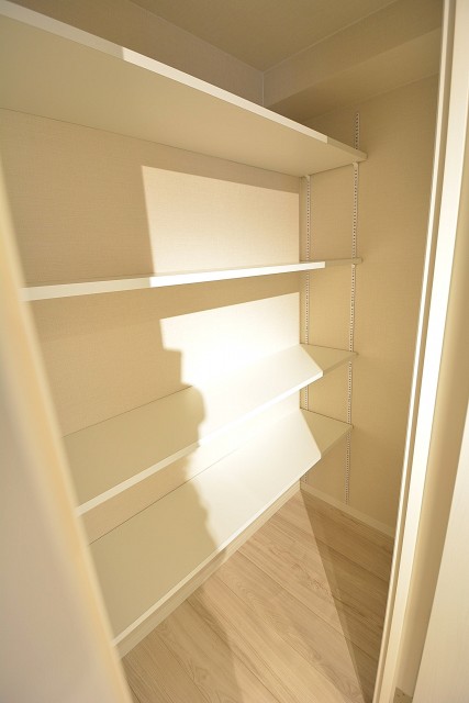 グランドメゾン幡ヶ谷　食品のストックの置き場にも便利