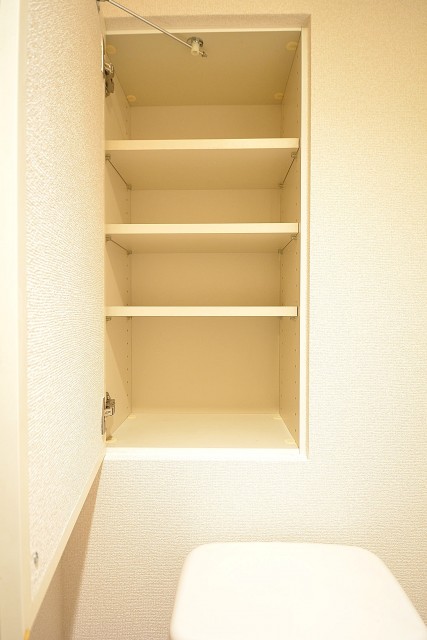 レジオン白金クロス　トイレ収納