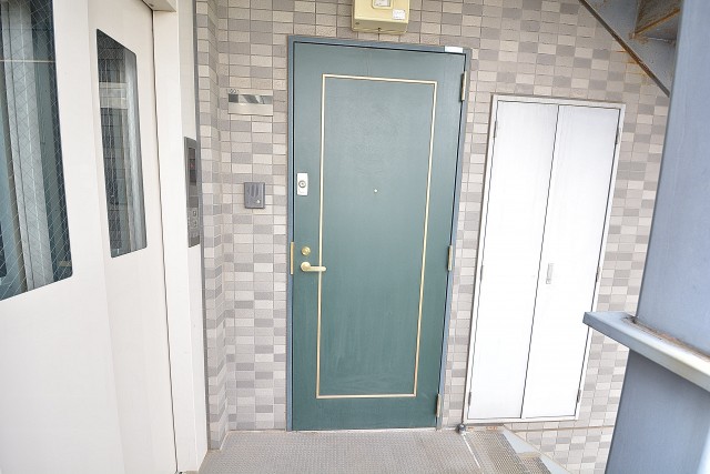 セントラルハイツ　玄関扉