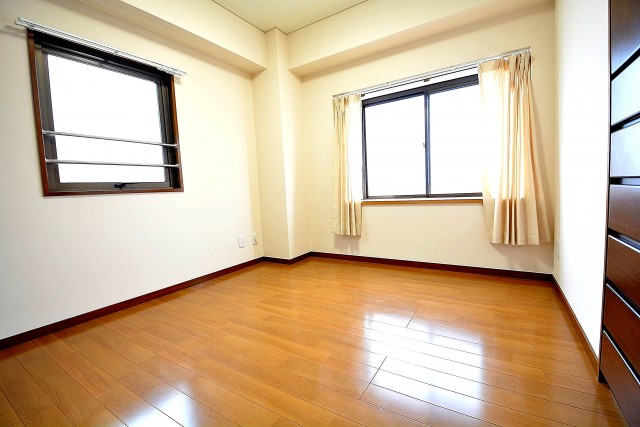 プラザ六番館　洋室①