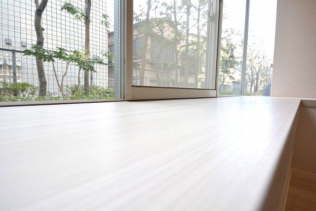 グランドメゾン幡ヶ谷　広々とした出窓