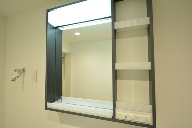 秀和幡ヶ谷レジデンス　洗面台