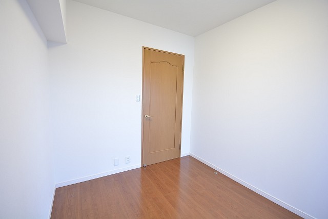 セントラルハイツ　洋室①　約4帖