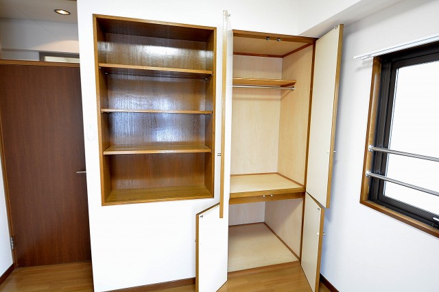 プラザ六番館　洋室①収納