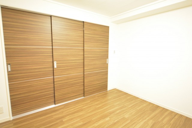 秀和幡ヶ谷レジデンス　洋室