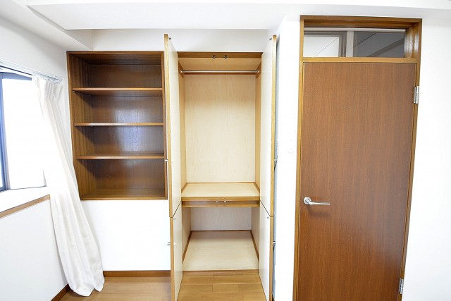 プラザ六番館　洋室②収納