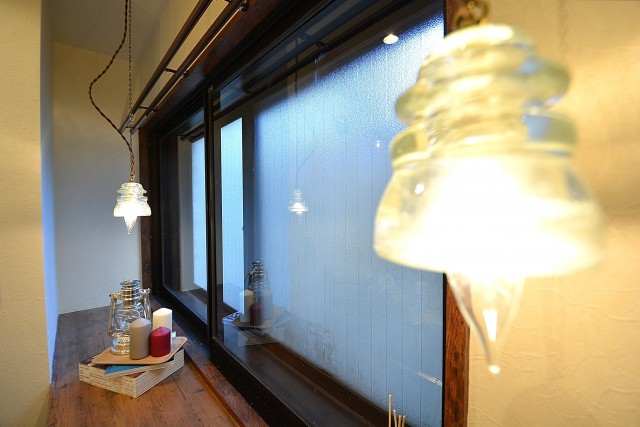 上馬ハイデンス　カウンター上部の照明