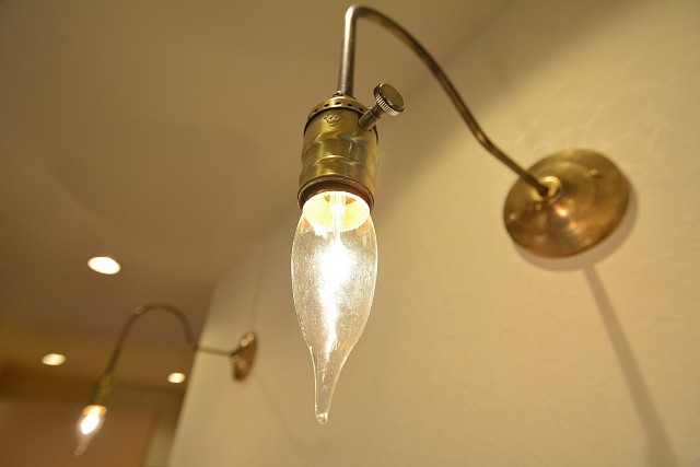 上馬ハイデンス　ダイニング壁の照明