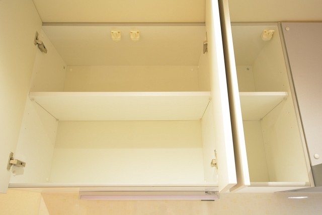 上馬ハイデンス　キッチン上部の収納