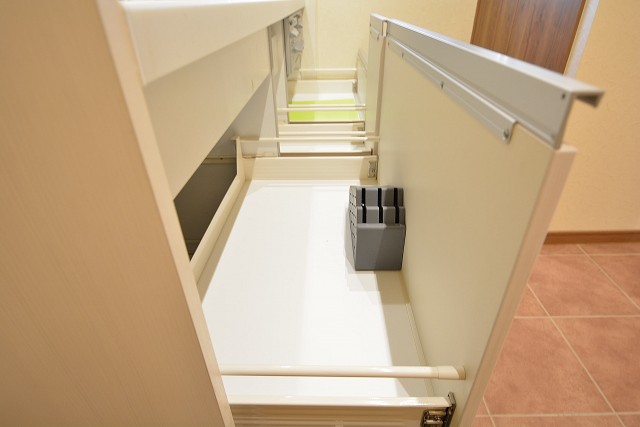 上馬ハイデンス　出し入れしやすいスライド収納