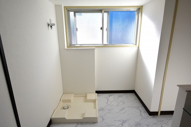 エル・アルカサル三田　洗濯機置場