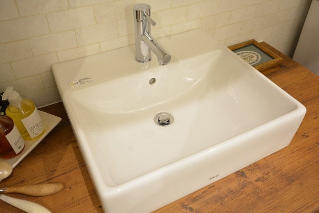 上馬ハイデンス　スクエア型の洗面化粧台