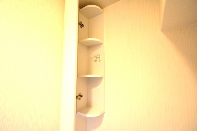 メガロン御殿山　トイレ収納