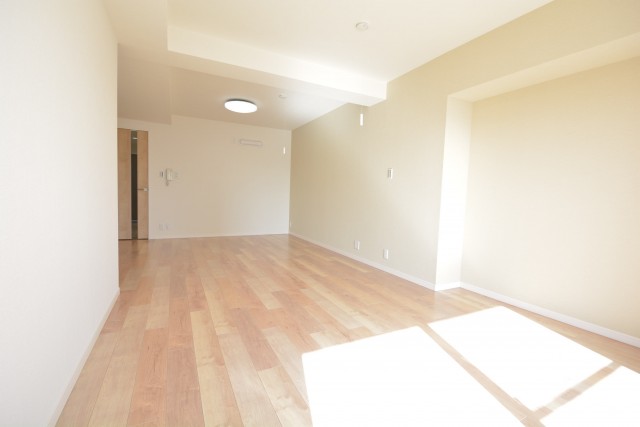 エスカイア高井戸　リビングダイニング