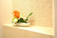 大富外苑コープ　廊下の飾り棚