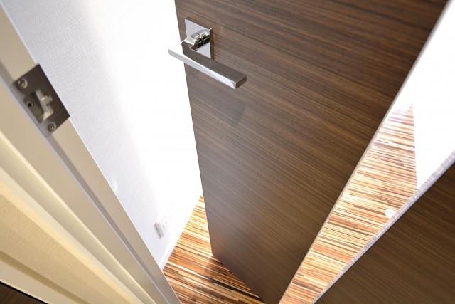 大富外苑コープ　ＬＤＫ扉