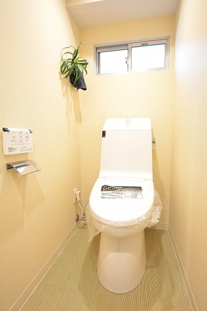 大富外苑コープ　ウォシュレット付きトイレ