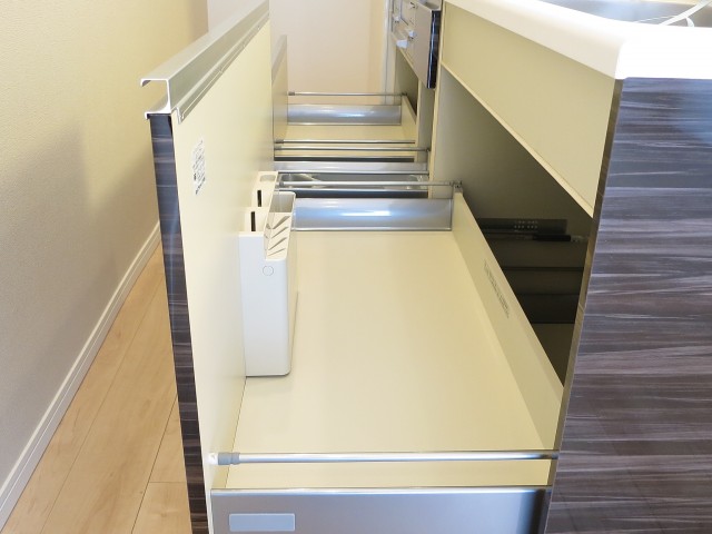 出し入れしやすいスイライド収納