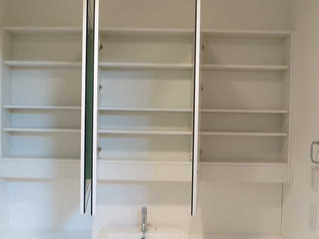 グラントレゾール広尾　洗面台収納105