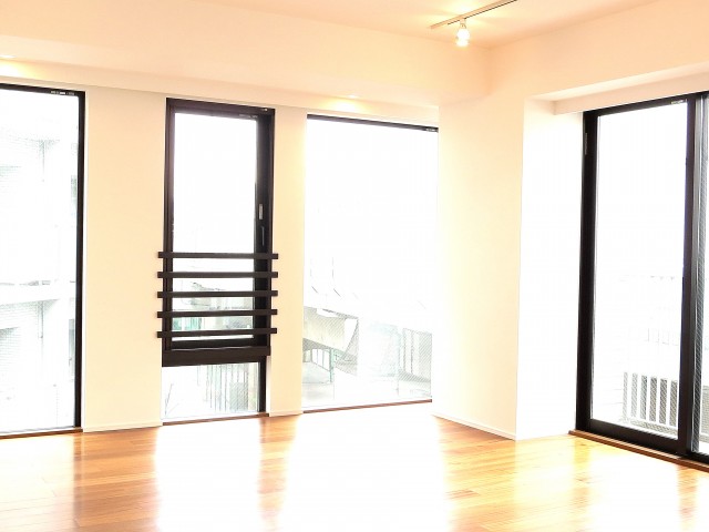 グラントレゾール広尾　リビングダイニングキッチン