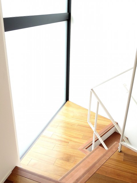 グラントレゾール広尾　階段踊り場