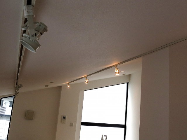 ベグラントレゾール広尾　ッドルームの照明はスポットライト