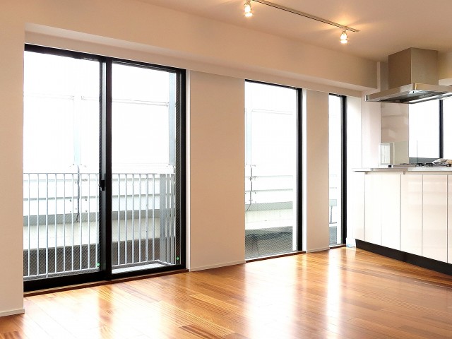 グラントレゾール広尾　リビングダイニングキッチン