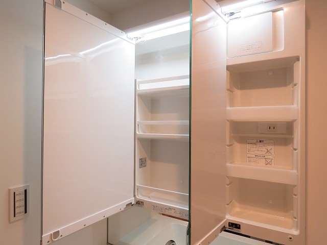 自由ヶ丘センチュリーマンション　洗面化粧台