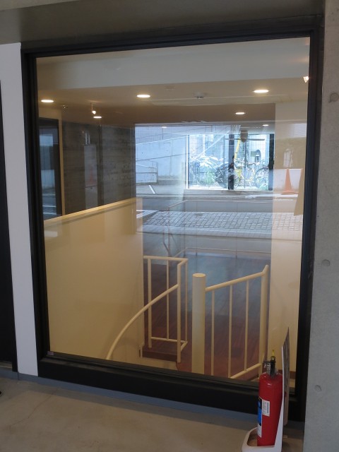 グラントレゾール広尾　ガレージガラス張り105