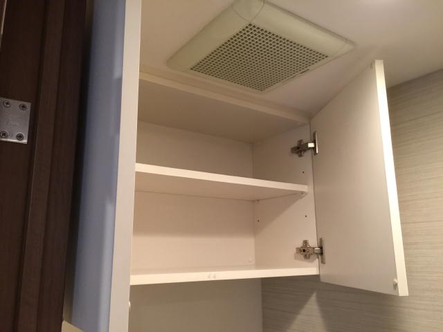 ゼファー明大前クローチェ　トイレ収納