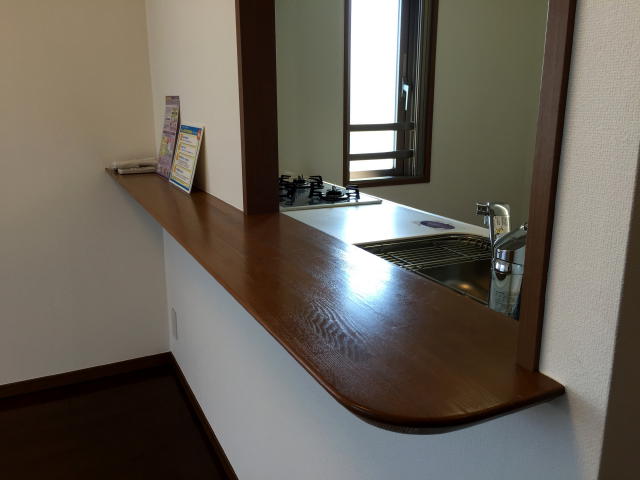 ゼファー明大前クローチェ　リビングダイニング