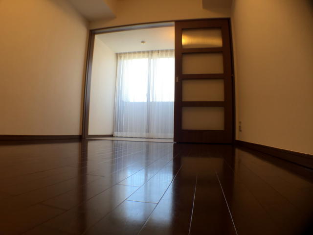 ゼファー明大前クローチェ　洋室