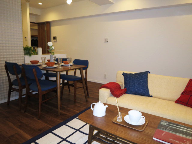 新宿御苑ダイカンプラザ　リビングダイニング