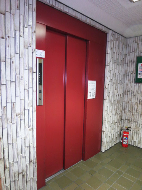 グレースプラザ若松町　エレベーター