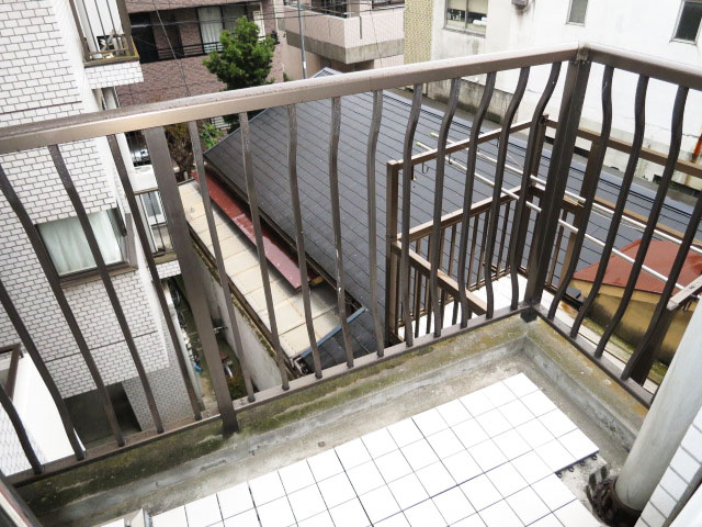 グレースプラザ若松町　バルコニー