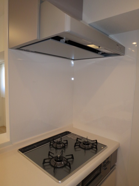 ヴェルビュ新中野　使い勝手良さそうなシステムキッチン