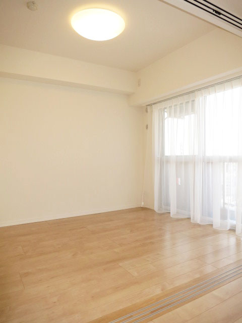 ヴェルビュ新中野　約4.5帖の洋室