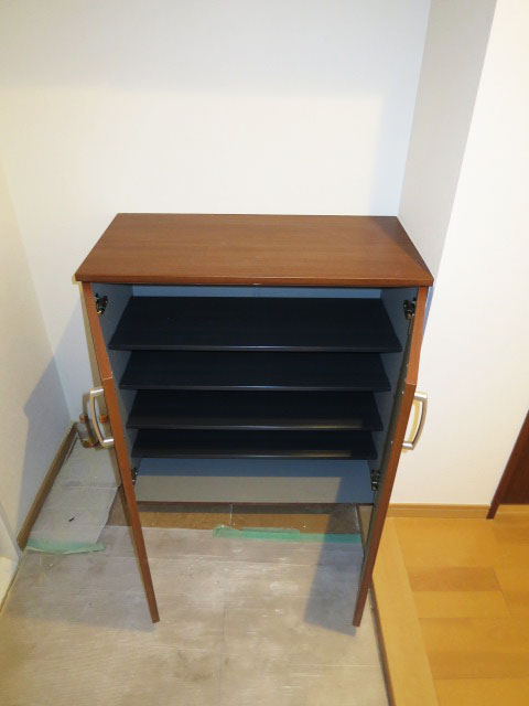 メゾンドール本郷　上部にも吊戸棚あります