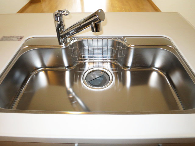 メゾンドール本郷　機能的なシステムキッチン