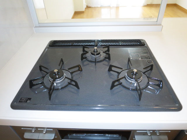 メゾンドール本郷　機能的なシステムキッチン