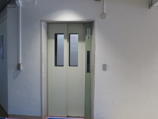 ウエスト経堂マンション　洋室2　エレベーター