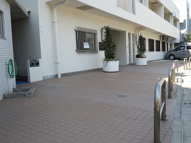 ウエスト経堂マンション　アプローチ