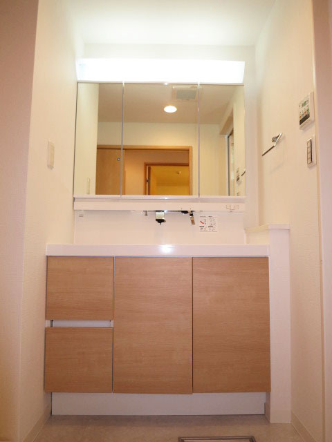 使い勝手良さそうな洗面化粧台