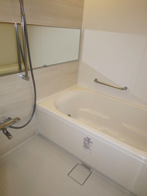 ゆったりした気分に浸れそうなバスルーム